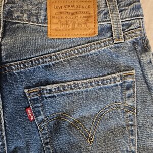 Levi's Premium Ribcage Pleated Crop Jeans